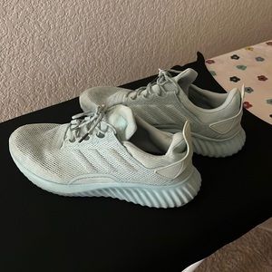 Men’s Adidas Bounce shoes in teal